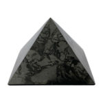 Schungit & Shungit Pyramide ca. 6 x 6 cm. poliert aus Karelien / Zertifikat