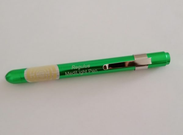 Magic Energy Pen | Brain-Y Magic Energy Pen mit 5G Folienaufkleber Biophotonen Energie Das Licht gibt es in den Farben gelb und weiß Magic Energy Pen zur Aktvierung der Selbstheilungskräfte Licht-Handakupunktur auf den koreanischen Handakupunkturpunkten. Energetisierung durch Biophotonen als Kriterium für gute Lebensmittel.